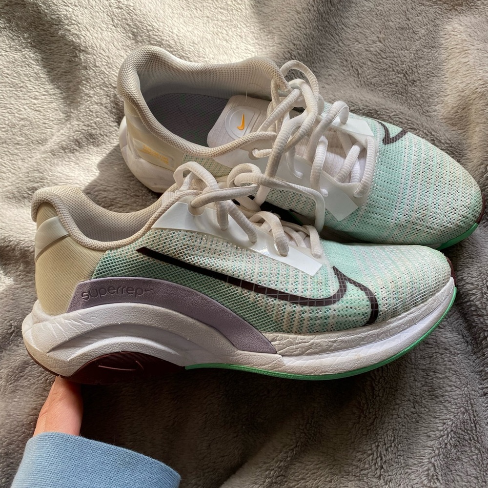 Nikes shoes